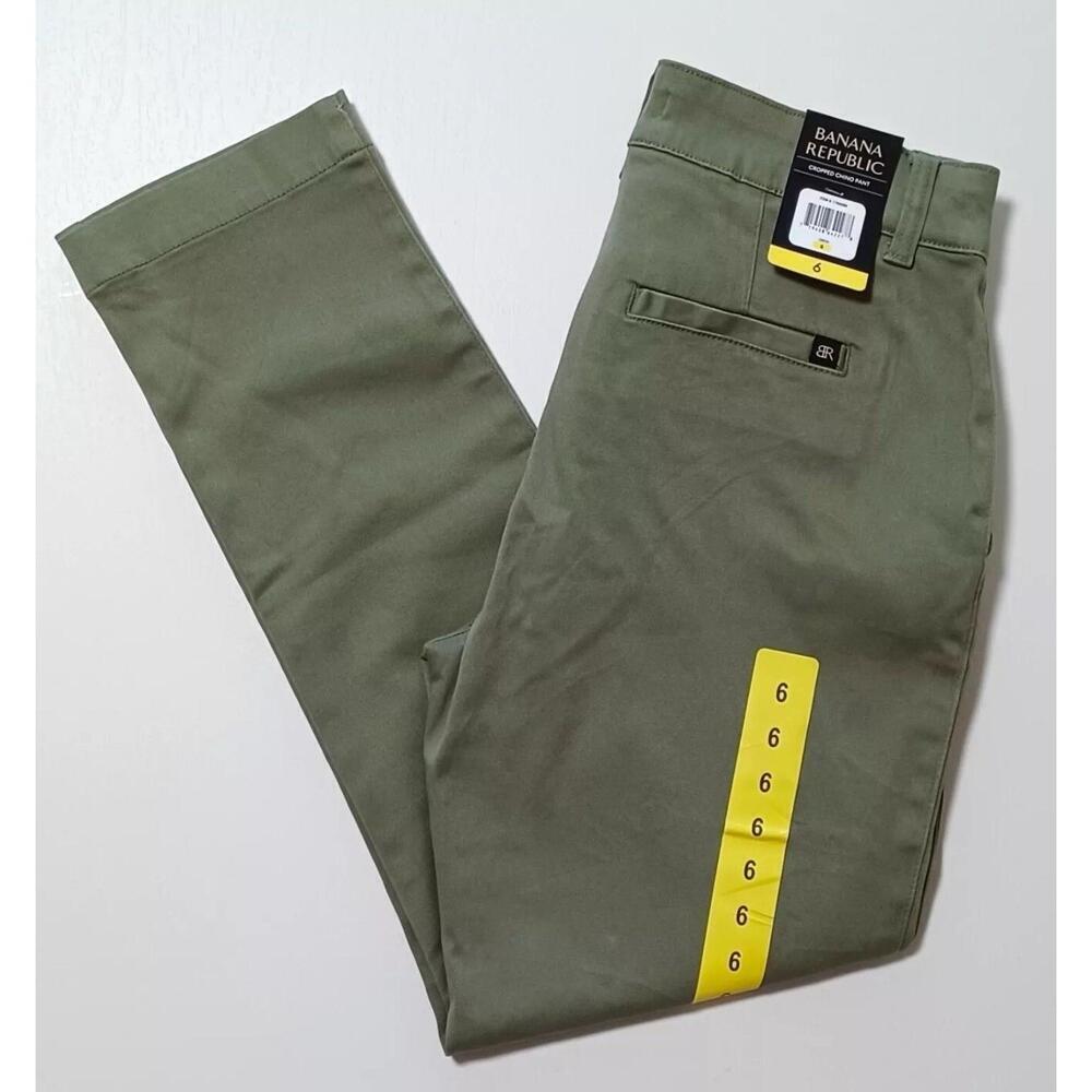 NWT Banana Republic Mid-Rise Ladies' Cropped Chino Pant Size 6 Green B2